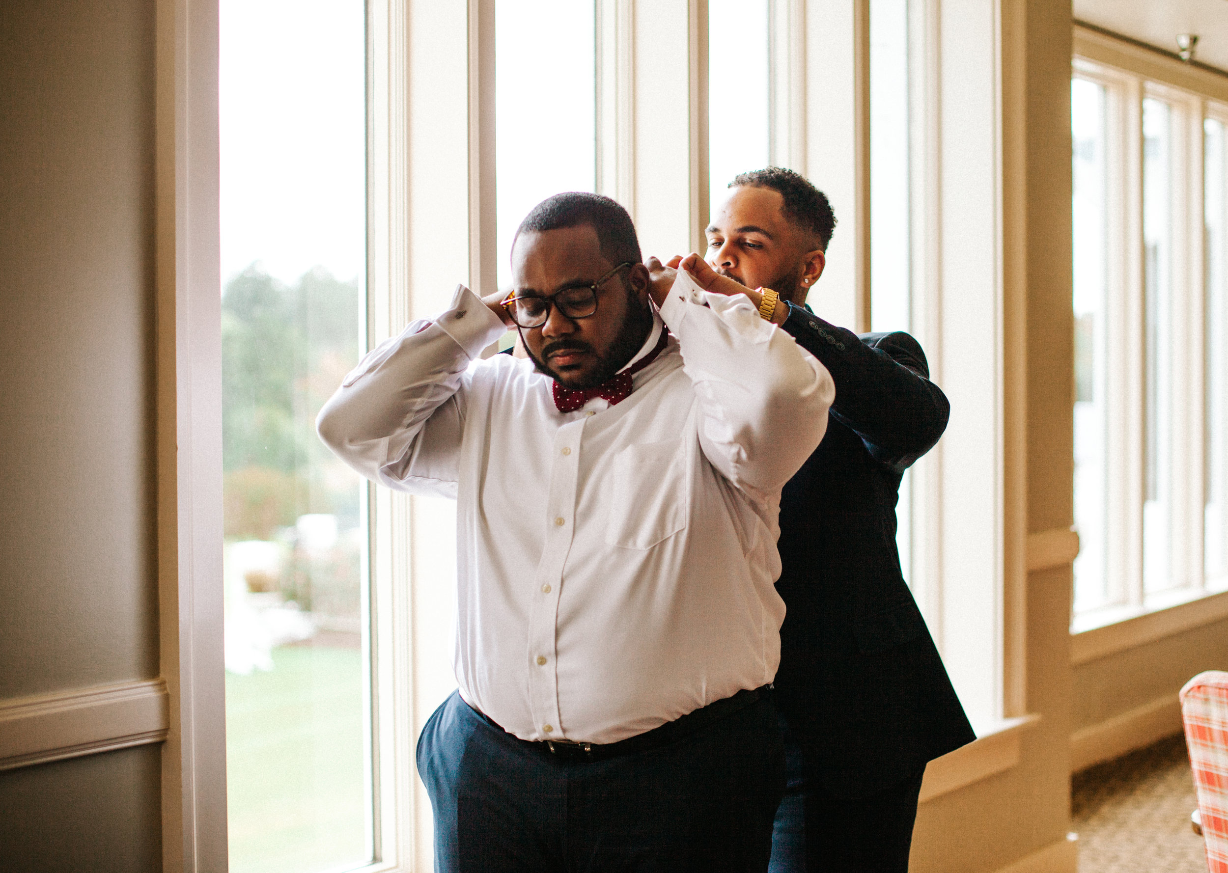  Hope Valley Country Club, Raleigh NC | Fall wedding | Groom’s getting ready photos | Marina Rey Photography 